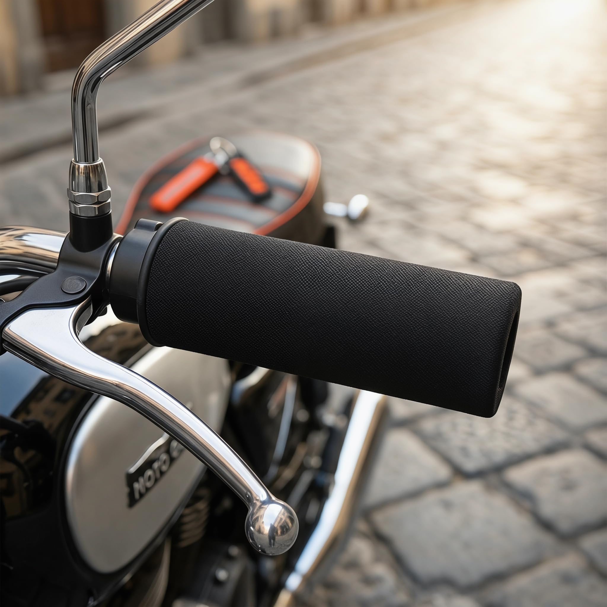 Manopole Moto Antivibranti, 2 Paia Impugnature in Spugna per Manubrio, Antiscivolo per Moto Scooter Bici, Assorbe Vibrazioni e Riduce Affaticamento (Nero)