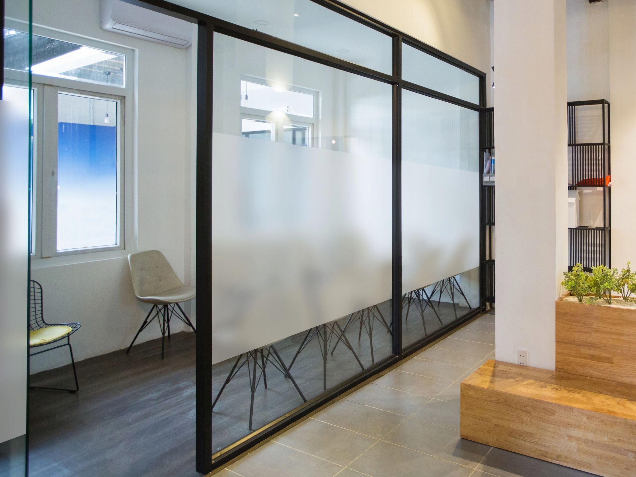 DecoMeister Fensterfolie Selbstklebend 100x1000 cm - Sichtschutzfolie Fenster mit UV-Schutz - Milchglasfolie für Bad, Büro und Küche - Kratzfeste Schutzfolie Zuschneidbar - Transparent Matt