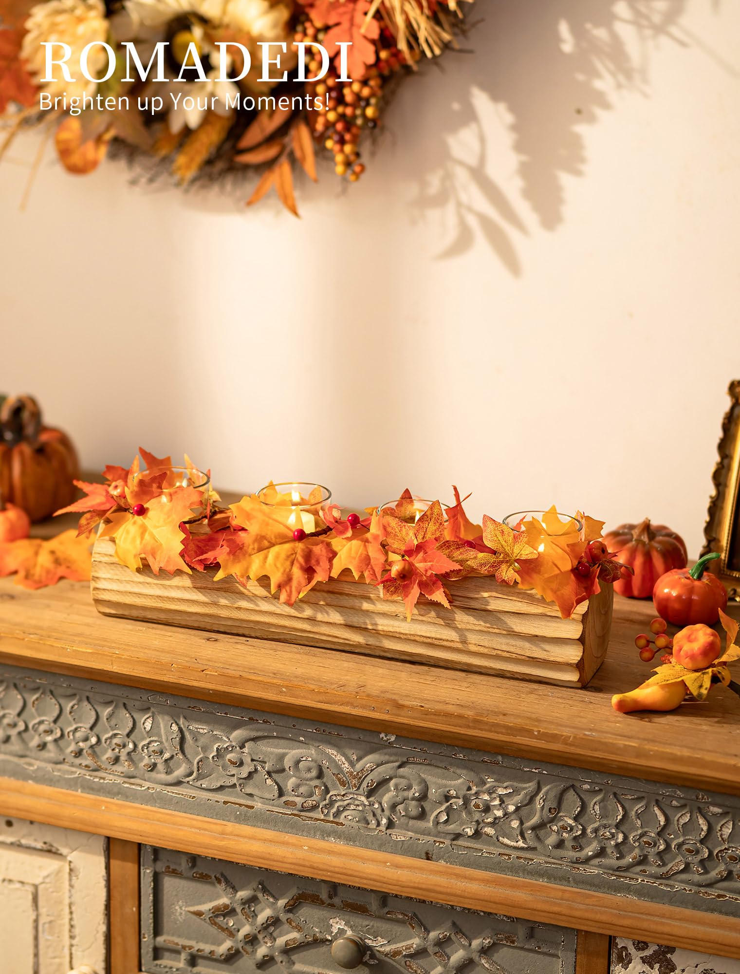 Romadedi Kerzenständer Holz, 40cm Herbstdeko mit 4 Teelichtgläser & Kranz | Rustikaler Holzblock in Baumstamm-Optik, ideal als Herbst Tischdekoration für Wohnzimmer und Fensterbank, Küche