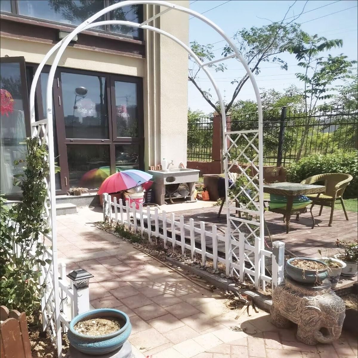 Stabiler Metall-Gartenlaube, 140 x 370 cm breit, schweres Rankgitter für Kletterpflanzen, wetterfest, für den Außenbereich, Hochzeit, Dekoration für Terrasse und Hinterhof, Weiß, 240 x 240 x 40 cm