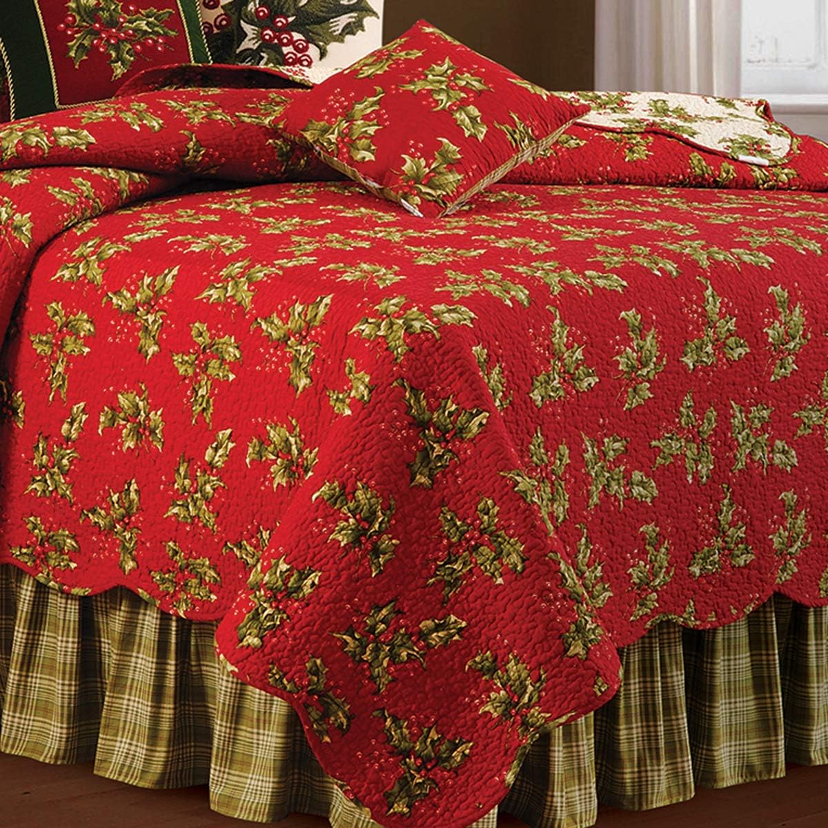 C&F Home Red Paisley Holly Cotton Blend Christmas King Bed Quilt XMAS Festive Winter Holidays Botanical Home Coverlet Bedspread Bedroom Bedding Reversible Machine Washable Lightweight Decor Decoration