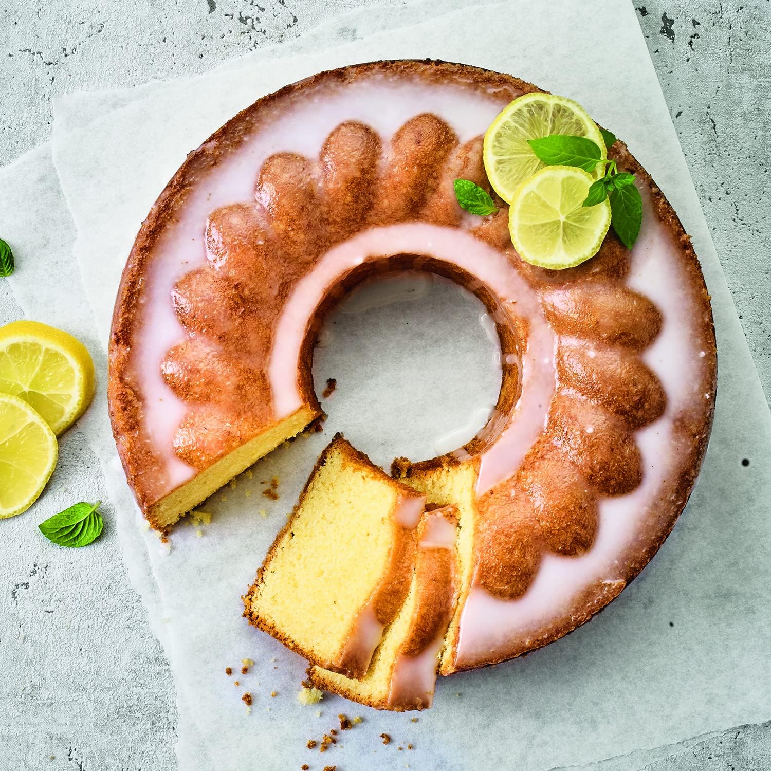 Birkmann, Bakers Best, Springform Cake Tin, Diameter 26 cm, with Two Bases, Non-Stick Layer, 886056