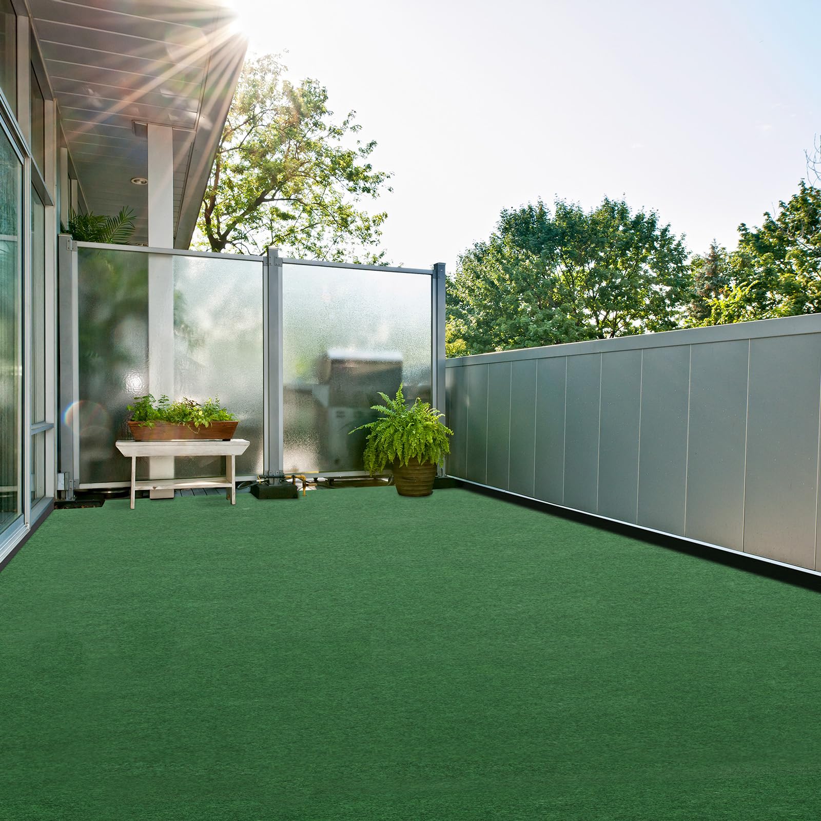 Midori Rasenteppich | Balkonteppich 133 x 500 cm in Grün | Robuster & witterungsbeständiger Kunstrasen-Teppich mit Drainage-Noppen für Balkon Terrasse Outdoor