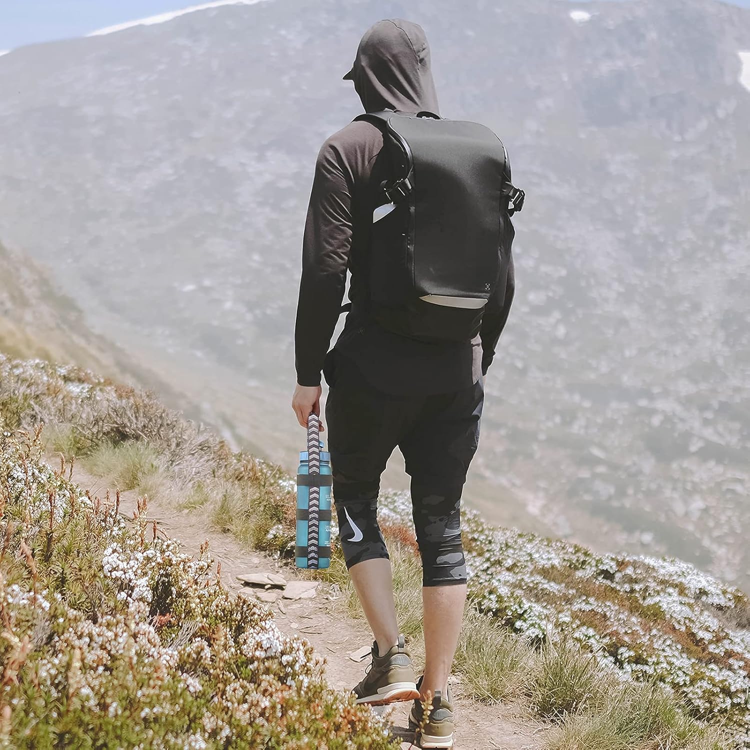 EasyAcc Portable Adjustable Shoulder Carabiner Image