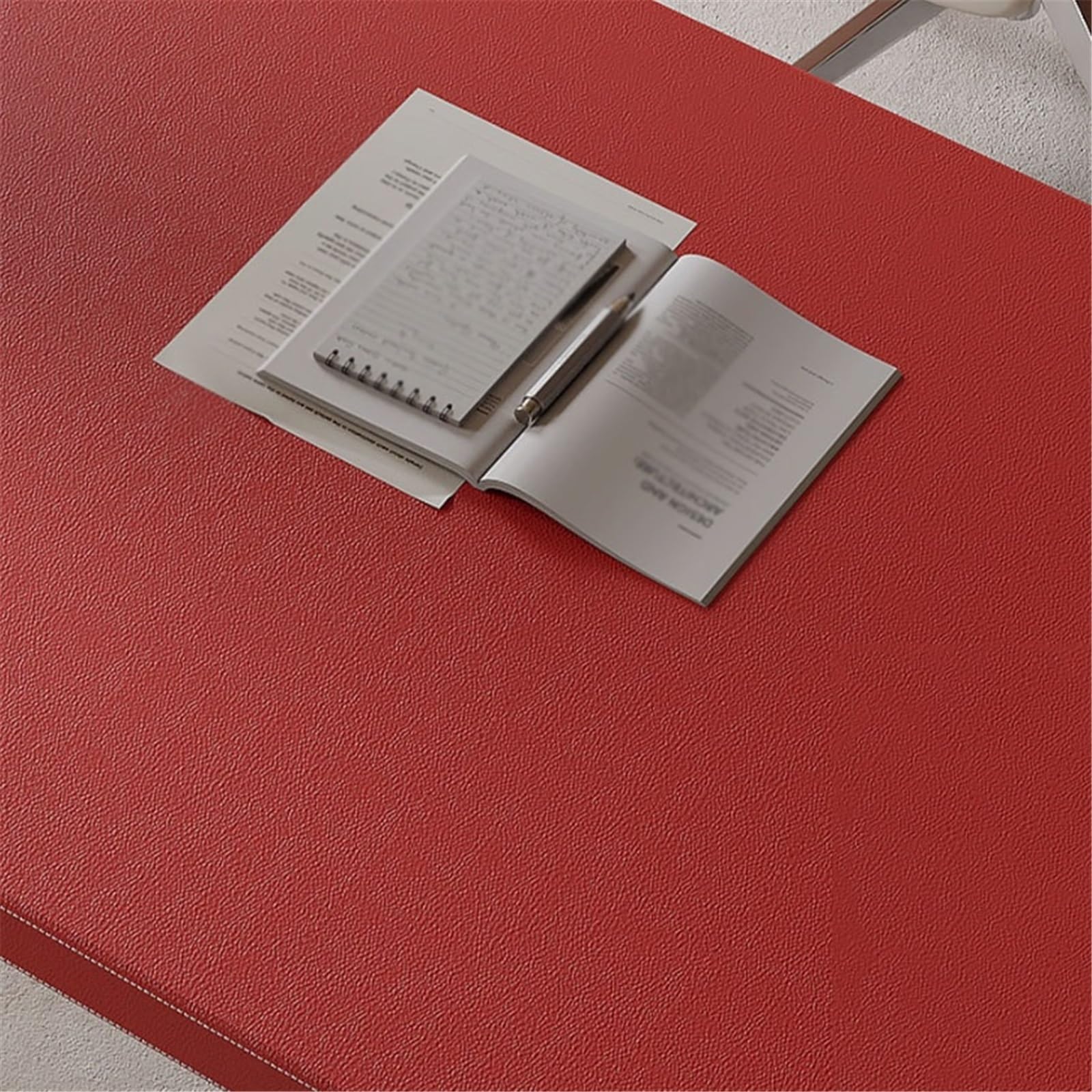 Acrittura Scrivania direzionale for ufficio moderno, finitura in pelle rossa(S)
