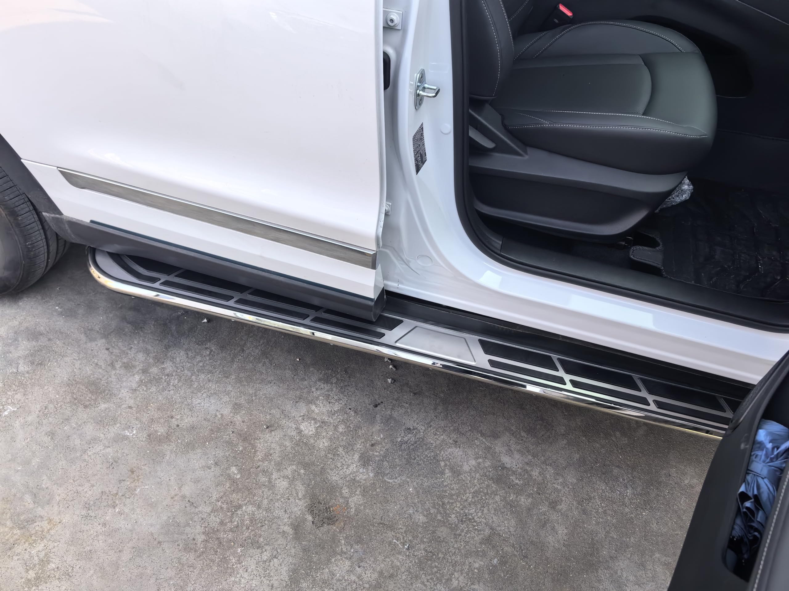 Deski do biegania do Chery TIGGO 4 PRO 2020-2026, 2 szt., aluminiowe stałe stopnie boczne (z uchwytem), zestaw bez wiercenia, zestaw śrub | DIY Project SUV, akcesoria do szyn, srebrne (1 zestaw) (YKX)