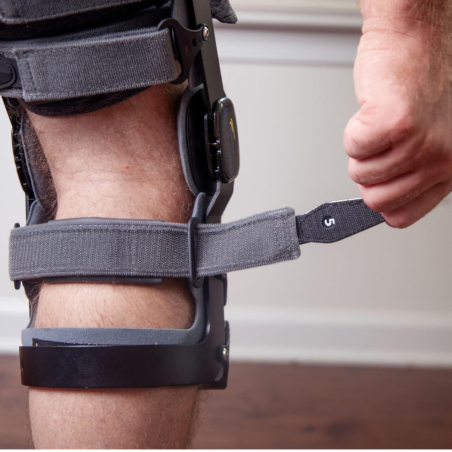 Apex ACL Stabilizer Knee Brace - Double Upright Support for ACL, MCL, PCL, LCL Injuries, Post Op Rehab, Meniscus Tears, Sports Recovery - L1845 (RIGHT/M: 18.5–21 in. Thigh Circ)