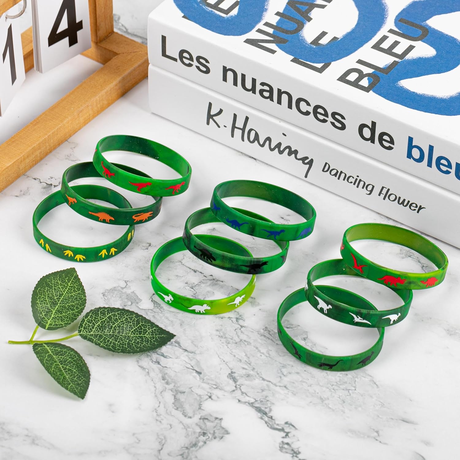 Lesnala 48 Pcs Dinosaurs silicone wristbands Rubber bracelet for kids Jurassic park birthday decorations for Themed party supplies Present bags stuffer 6 Styles
