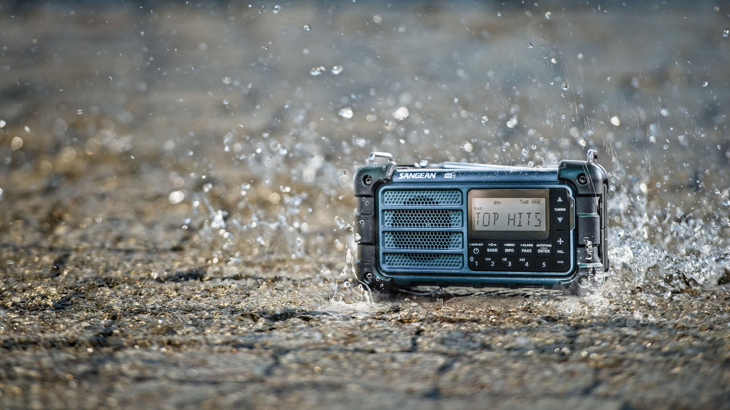 Sangean MMR-99 DAB Multifunktionales Notfallradio mit Handkurbel, DAB+,FM-RDS, Bluetooth, LED-Taschenlampe und IP55-Zertifizierung, Ideal für Outdoor, Camping und Notfälle, Ocean Blue