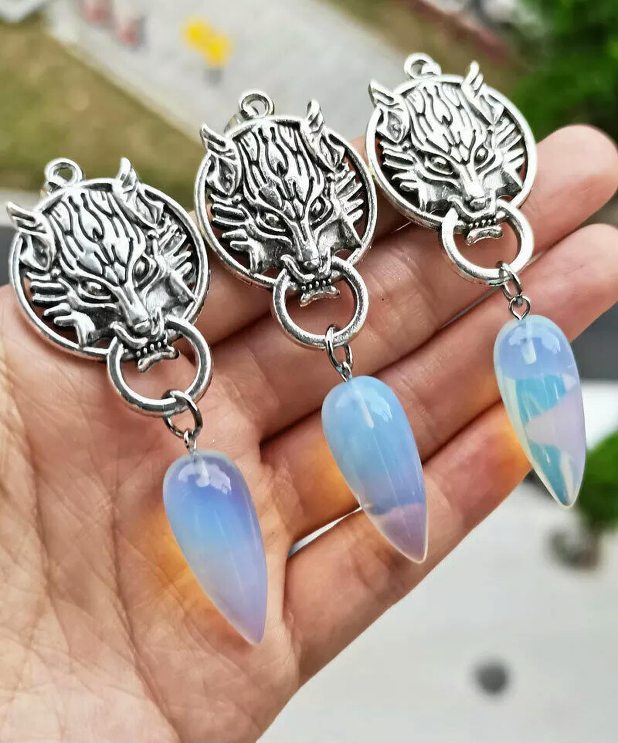 Pendentifs opale œil de tigre : lot de 10 pierres à porter au quotidien pour votre bien-être