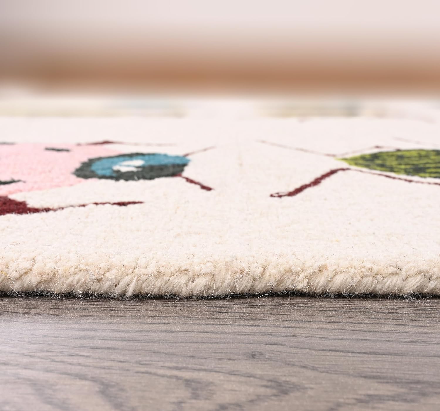 Colorful Beetle-Inspired Hand-Tufted Wool Area Rug – Eco-Friendly, Soft & Durable Carpet with Insect Pattern for Living Room, Bedroom, or Home Décor (Ivory, 5' x 8')