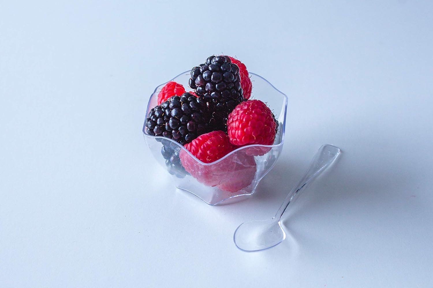 Flower Shape Mini Bowl-Spoons Included -2.7 ounce-400 Count-Clear Plastic-Six Sided - Hexagonal - Petal Shaped Mini Dessert Cup-Appetizer Cup-Serving Bowl-Disposable or Reusable CASE OF 400