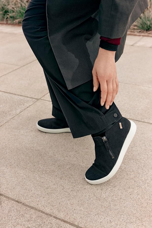 さゆ　7個 Amazon.com | ECCO Men's Soft 7 Slip ON 2.0 Loafer, Black