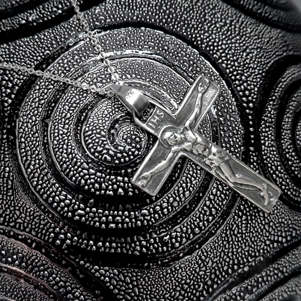 Collar Cruz con Cristo en Plata de Ley 925, con Cadena 45 cm y Estuche | crucifijo para hombre con Cristo en relieve, plata ecosilver reciclada, regalo comunión o aniversario