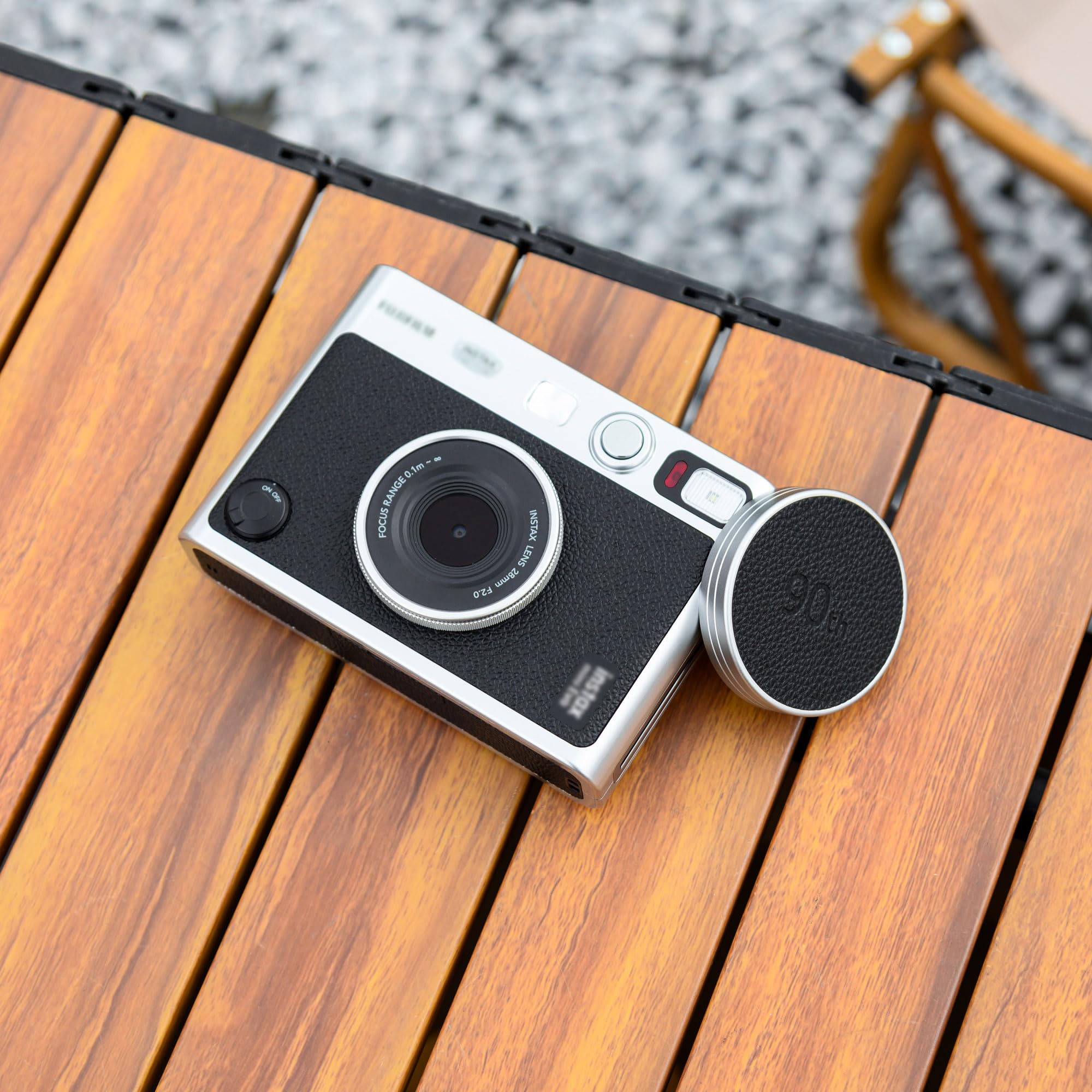 JJC Metalowa osłona obiektywu do aparatu fotograficznego Fuji Instax Mini Evo, akcesoria Mini EVO aluminiowa osłona obiektywu ze skórzaną powierzchnią i miękką stroną wewnętrzną z tworzywa EVA, czarna