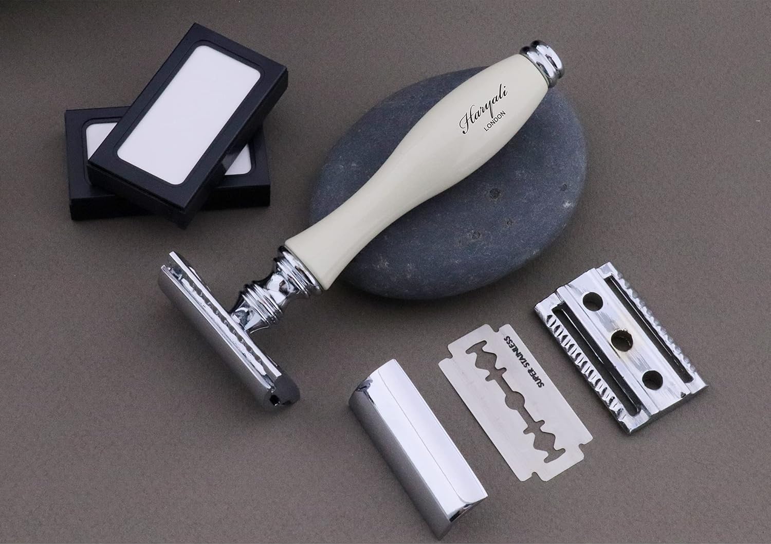 Shaving Kit – 4 Pc Shaving Kit – Double Edge Safety Razor - Super Badger Shaving Brush – Shaving Soap – Shaving Bowl – Shaving Set as Gift – White Color Safety Razor Set