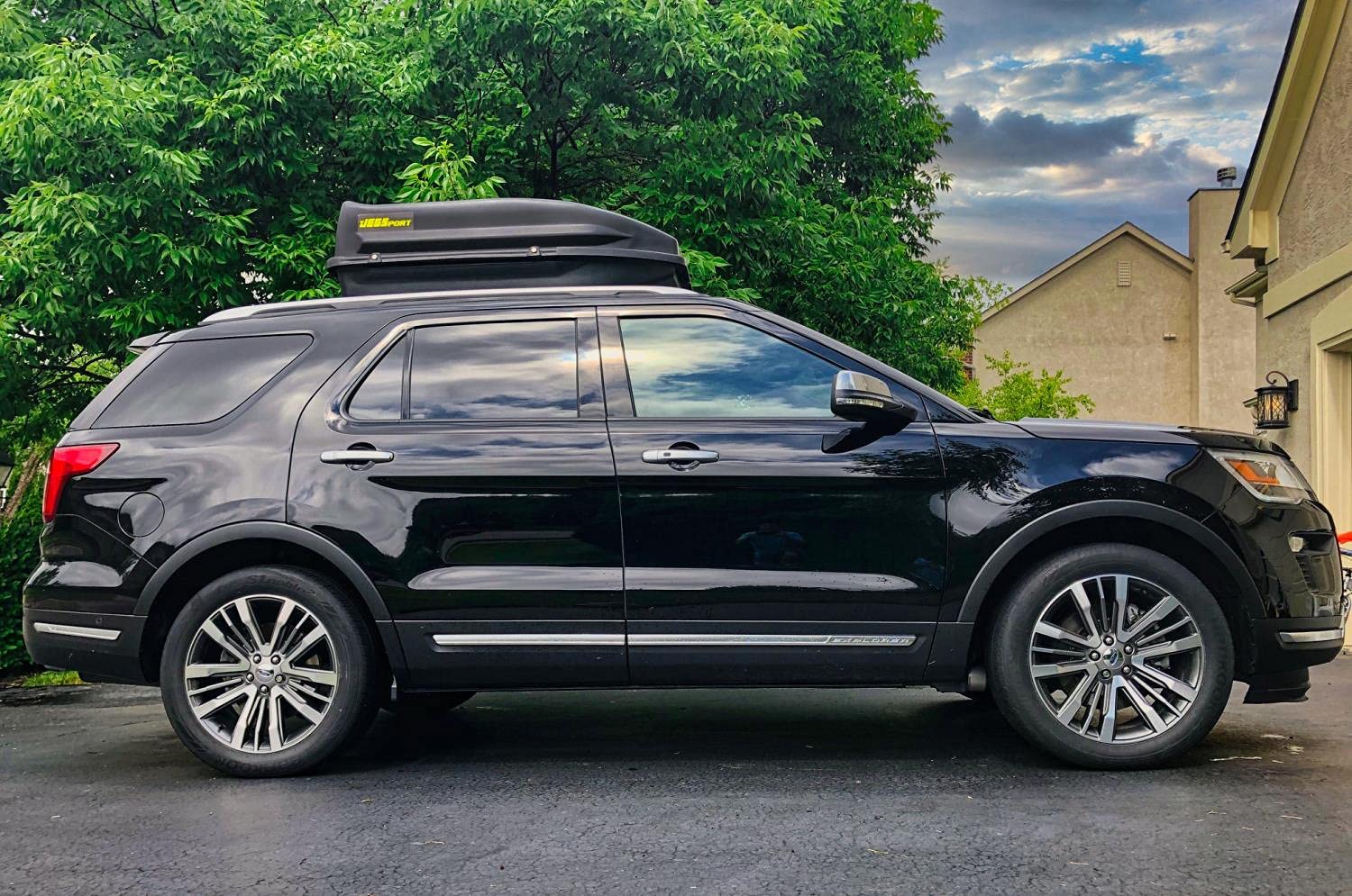 JEGS Rooftop Cargo Carrier Hard Car Top Large Luggage Box