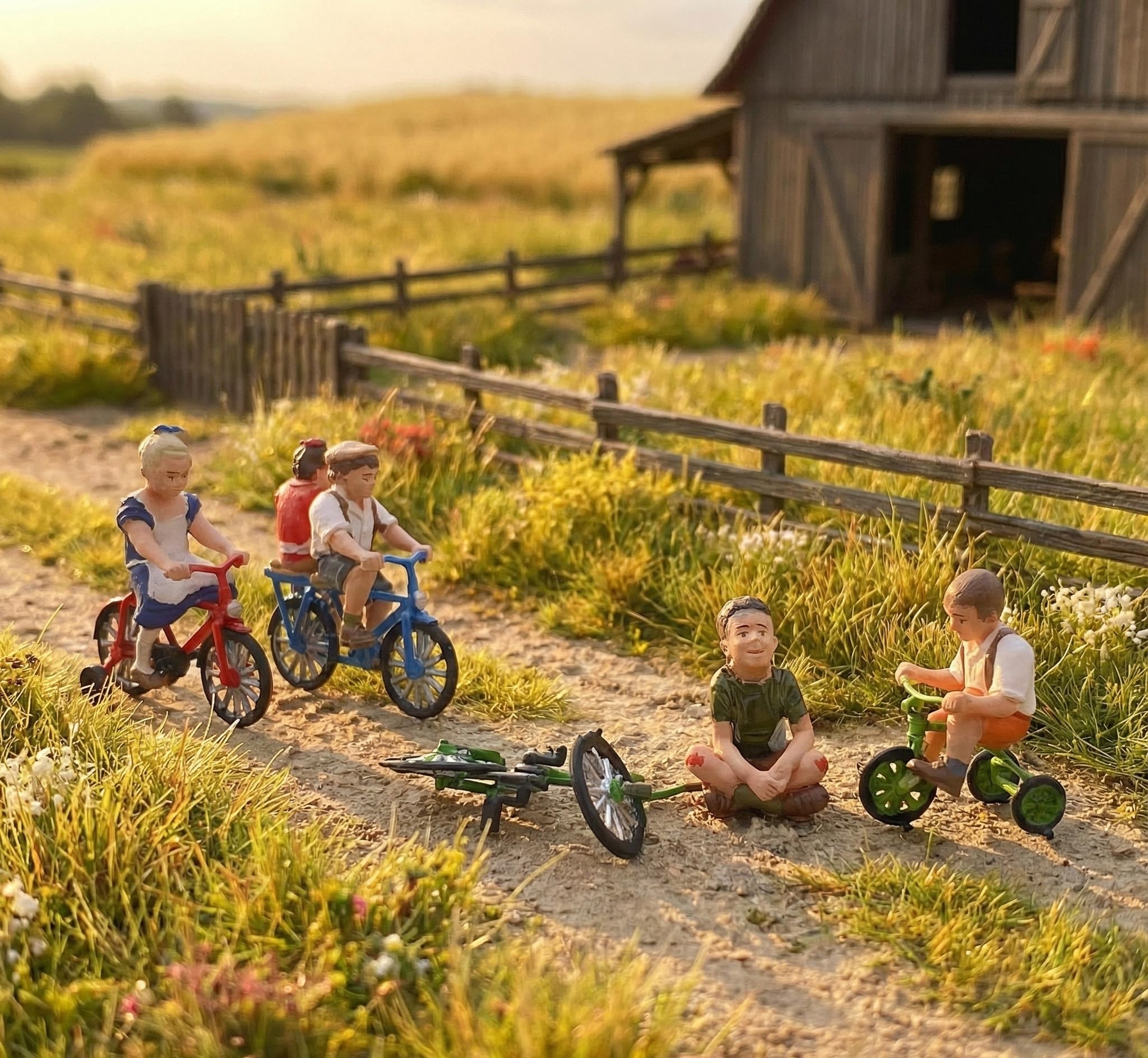 40037 Dzieci z rowerami tor G 1:22,5 – figurki modelowe/miniaturowe figurki do kolejki ogrodowej i dioramy, scena z 4 dziećmi, rowery i przerwa/moment wypadku