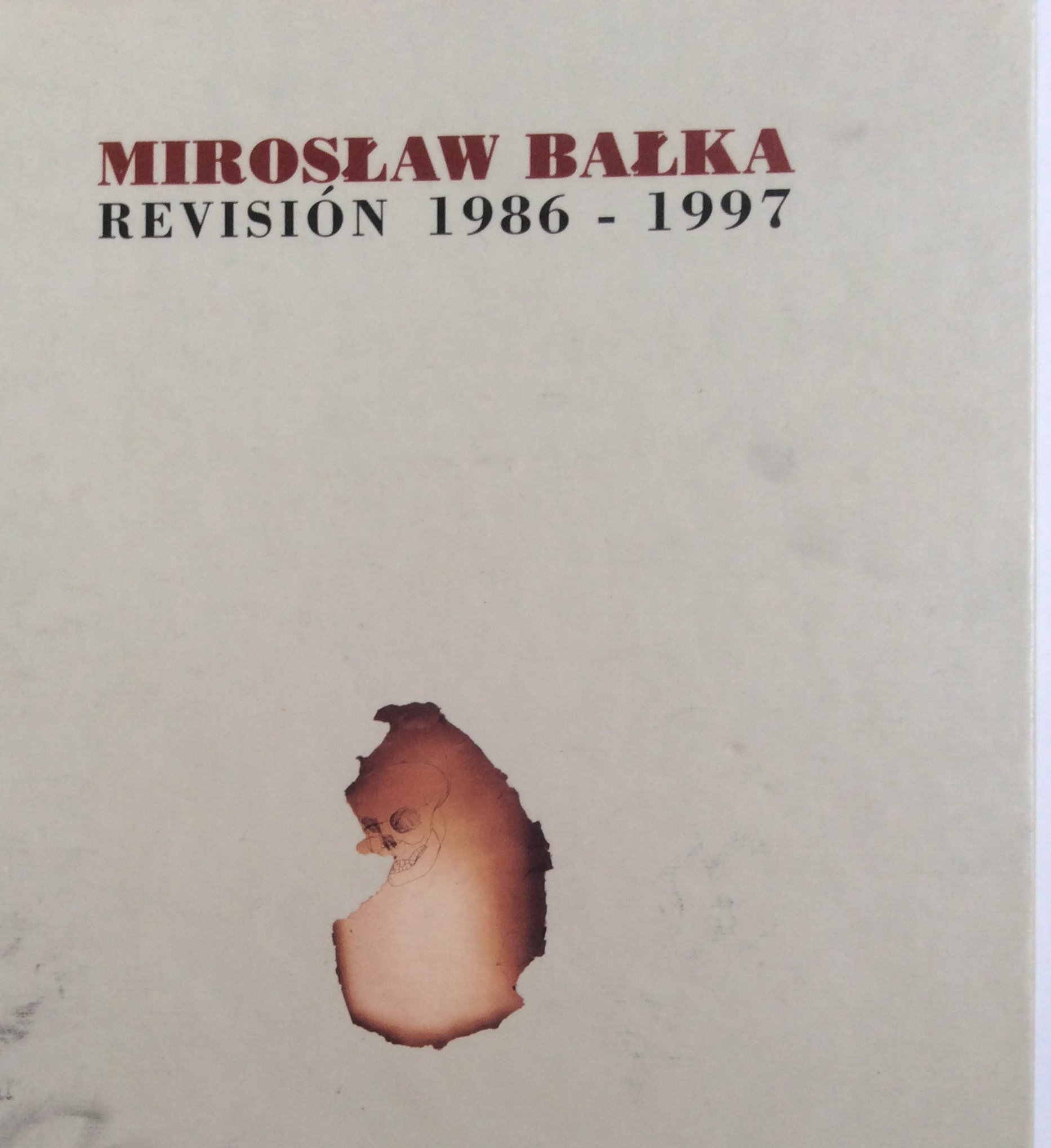 Miroslaw Balka Revision 1986-1997 voyage mémoriel à travers l'art conceptuel