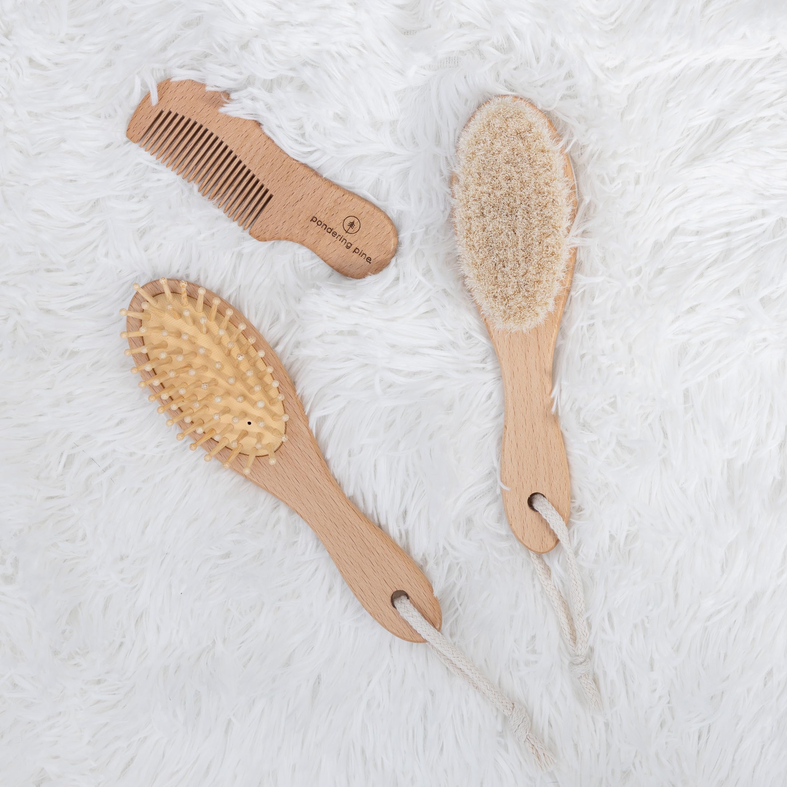 Natürliches Babyhaarbürsten-Set, Holzbürsten und Kamm mit Boho-Reisetasche für Mädchen oder Jungen, weiche Ziegenhaarbürste für Wiegenkappe, Bambus-Kleinkind-Haarbürste, Neugeborene Haarbürste für