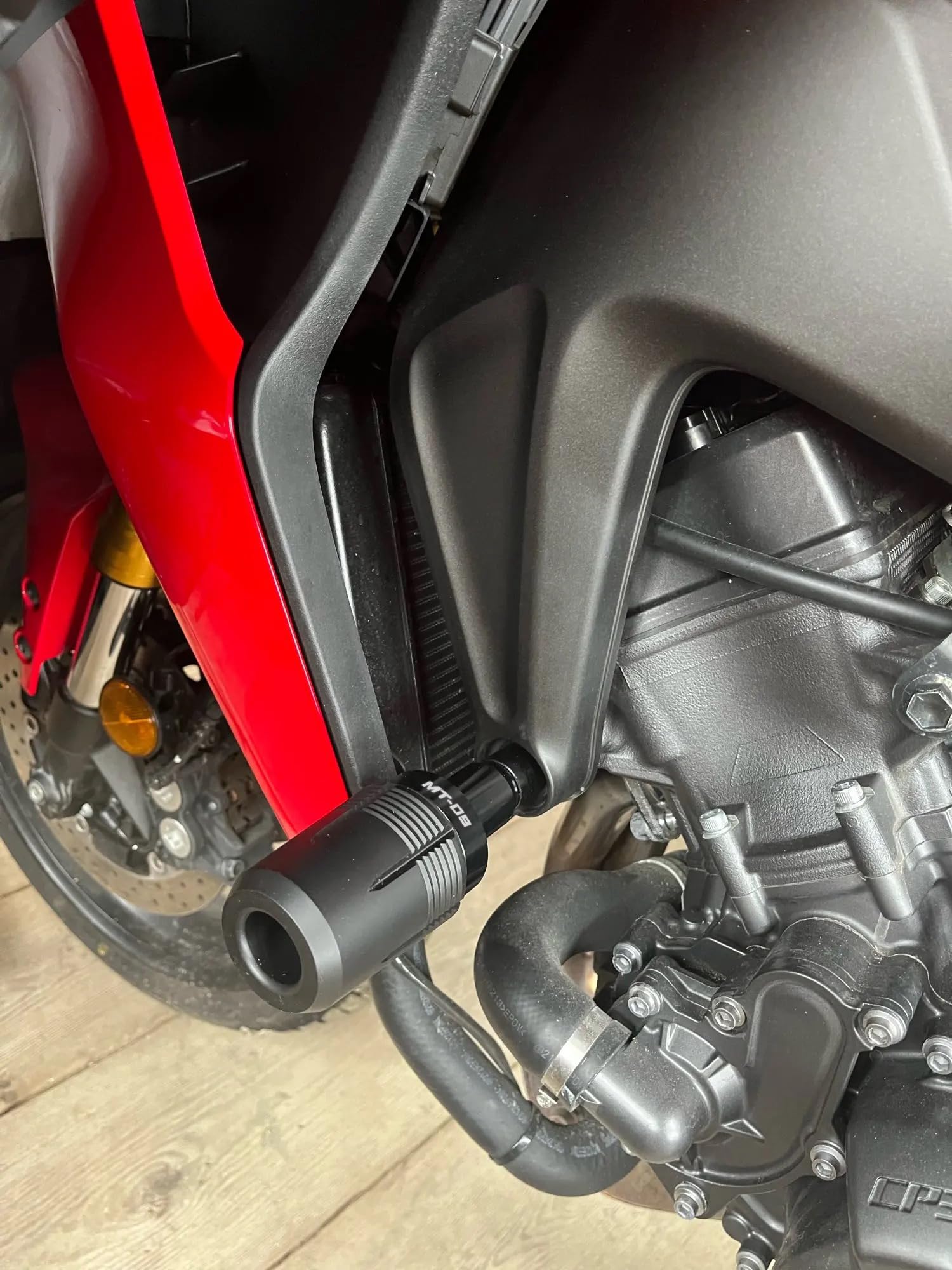 Motorrad Sturzpads Rahmen Schieber Crashpads Protektoren Sturzschutz Für MT09 MT 09 Tracer MT-09 SP 2021-2025 Schwarz