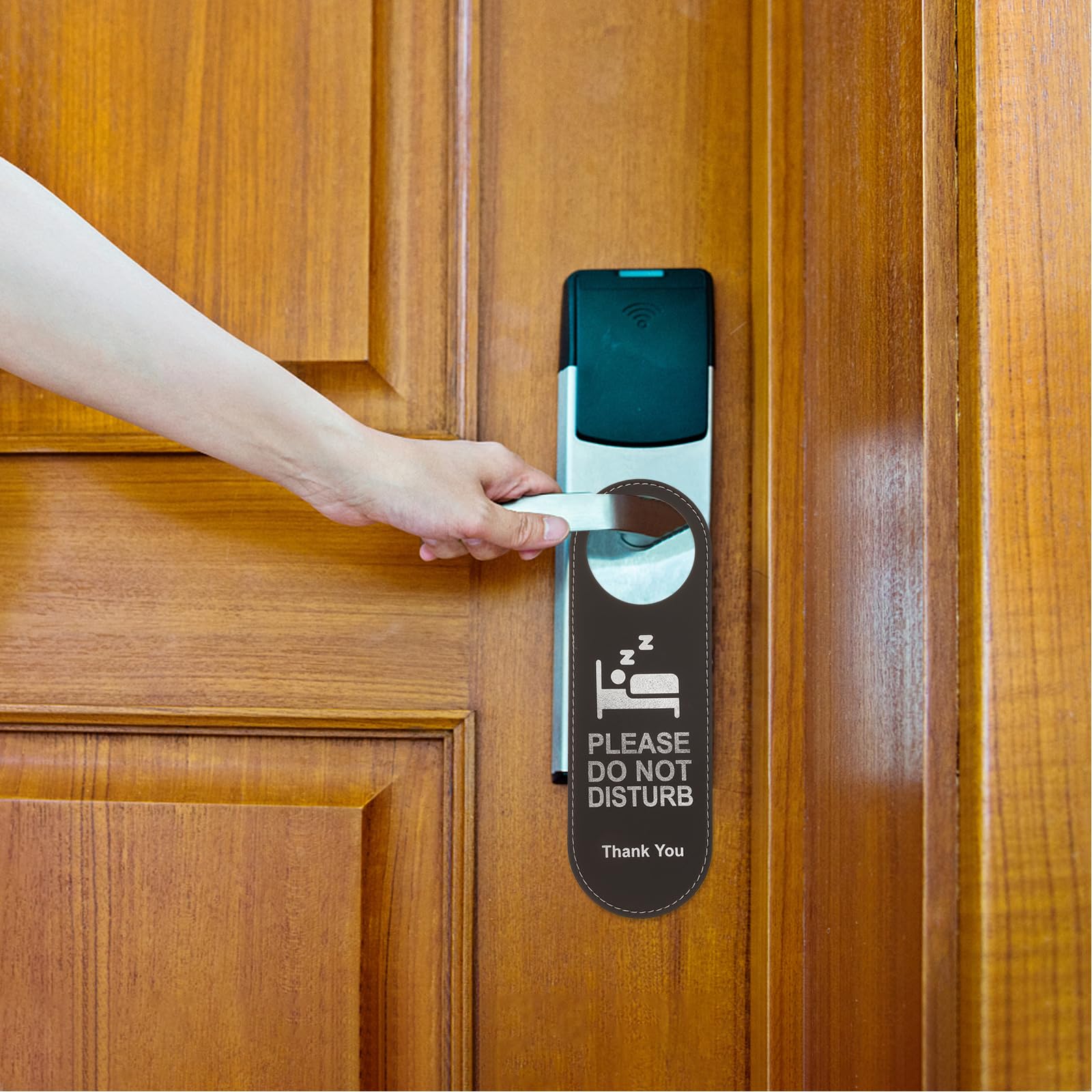 NUOBESTY 8 Pezzi Non Disturbare Cartello, Cartello in Pelle PU Segni del Gancio della Porta Do Not Disturb Hotel, Cartelli per Appendere a Doppia Faccia per Hotel, Ufficio, Bagno, Sala Conferenze