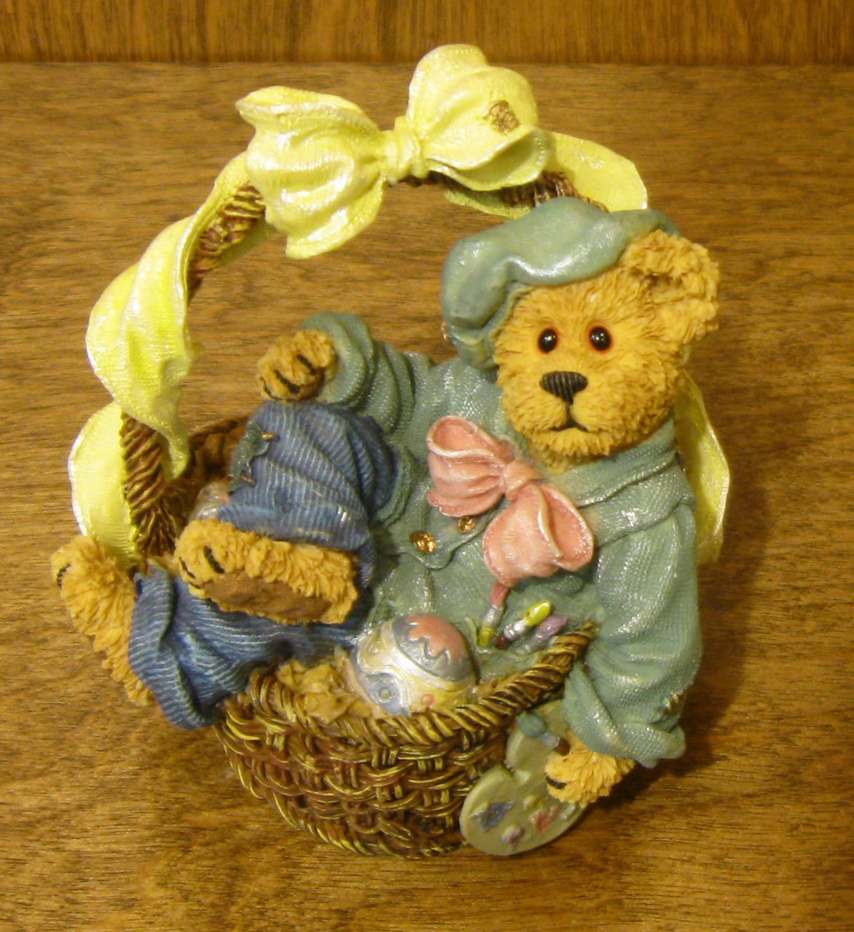 Boyds Bearstone #227790 REMBRANDT...EGGSELLANT WORK