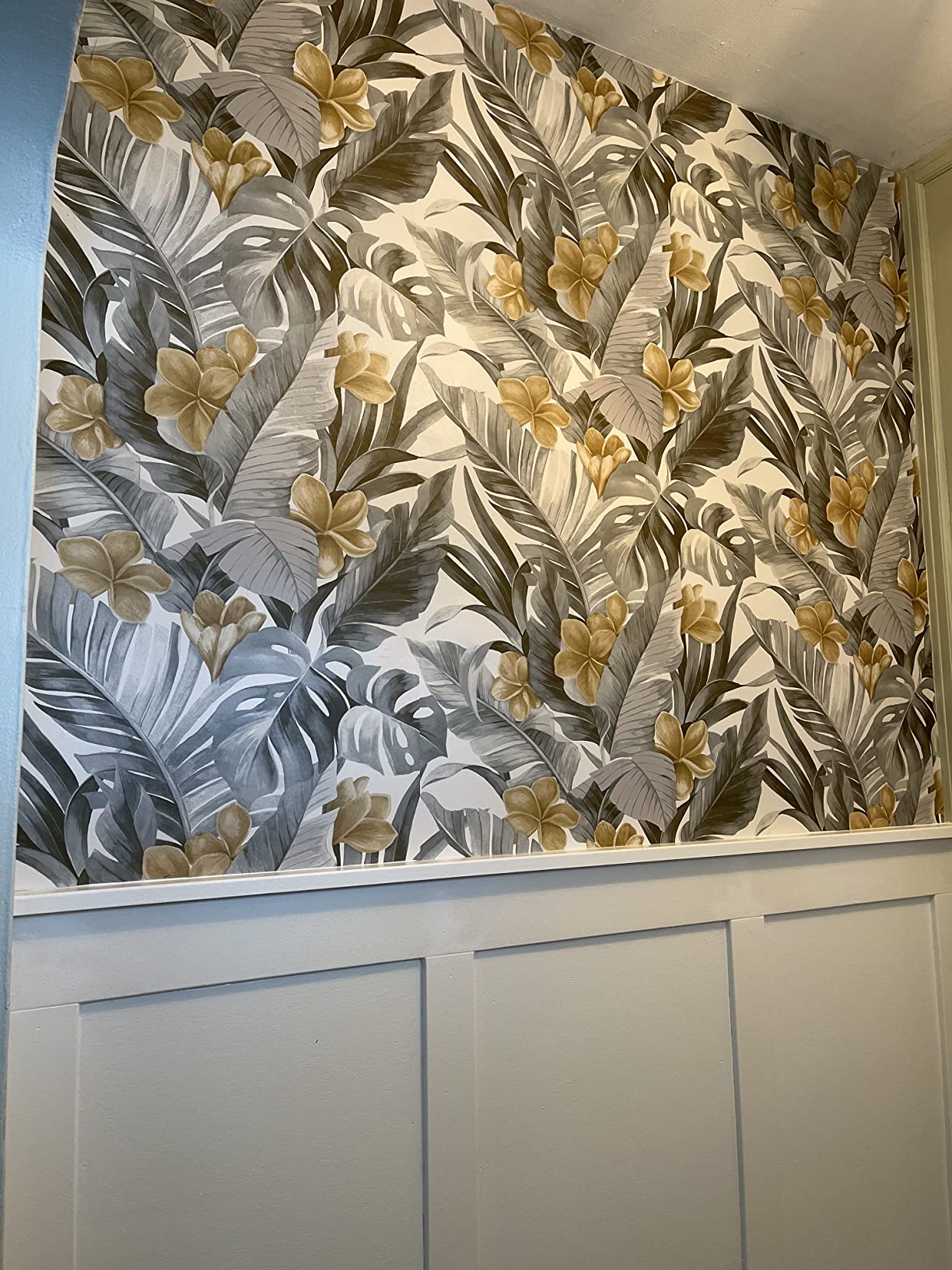 6/mo Finance NuWallpaper NU2927 Neutral Paradise Peel & Stick