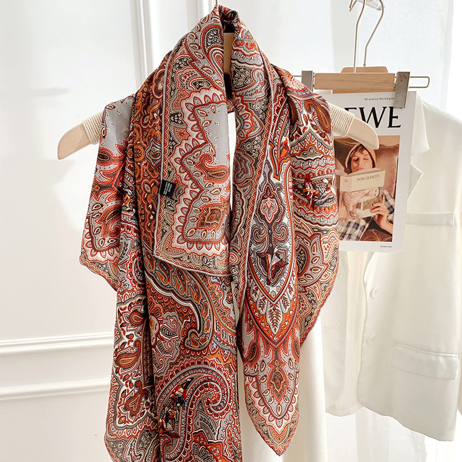 Foulard carré à la mode en soie de mûrier, le cadeau idéal et intemporel