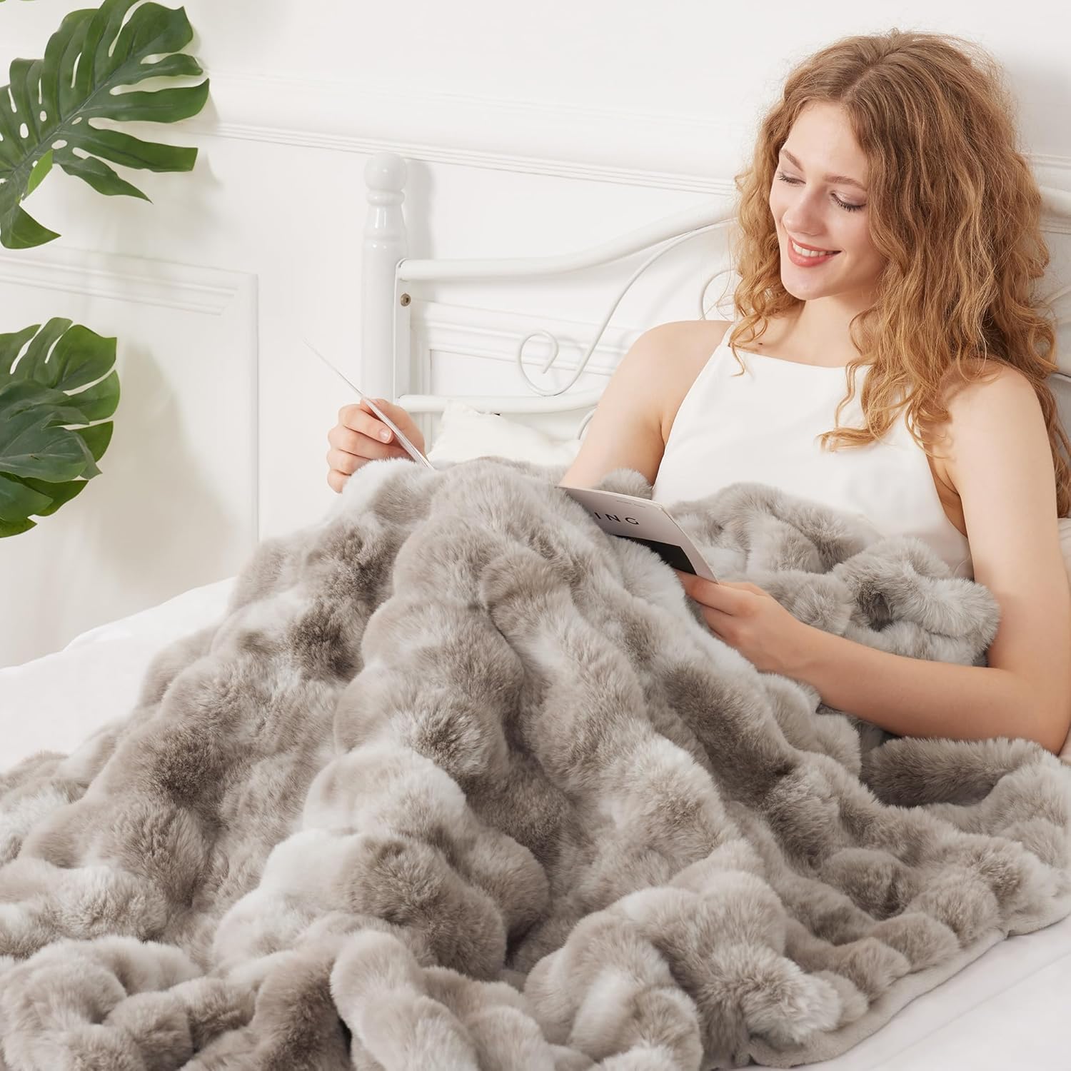 Comelady Faux Rabbit Fur Throw Blanket for Couch,Soft Fluffy Thick Bubble Blanket for Bed Sofa Room Decor-Lightweight Cozy Fuzzy Blanket Gifts for Women Men,Tie-dye Brown,50"×60" - Image 6