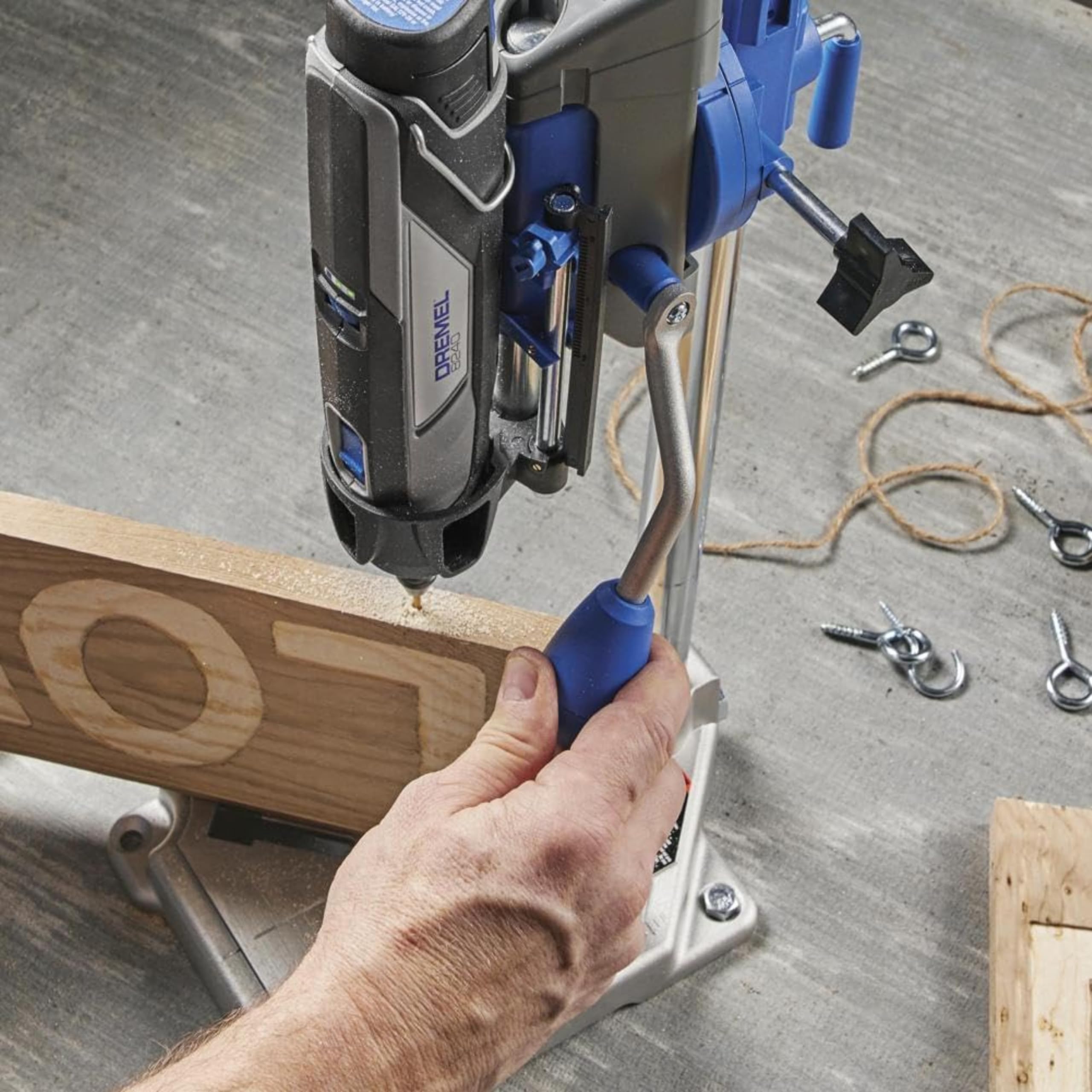Dremel 220 Support Perceuse à Colonne Workstation pour Outil Rotatif Multifonction avec Guide Perçage pour Percer [Classe énergétique A]