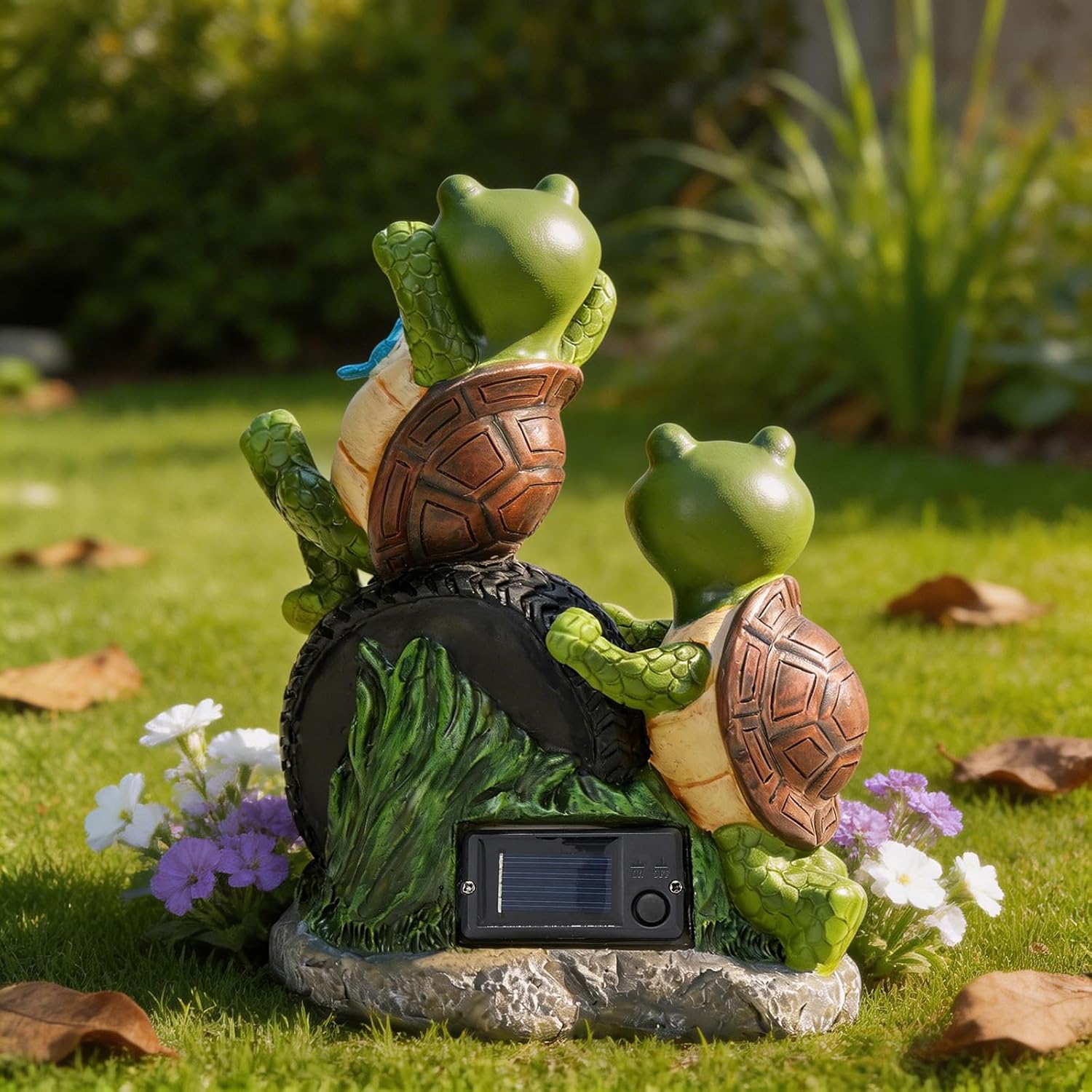 Frog Garden Decor, Solar Garden Lights Frog Statue, 9.25'' Frog Outdoor Decor, Outdoor Frog Figurines Decorations for Patio Yard Lawn Ornaments, Gifts for Birthday Housewarming Mothers Day