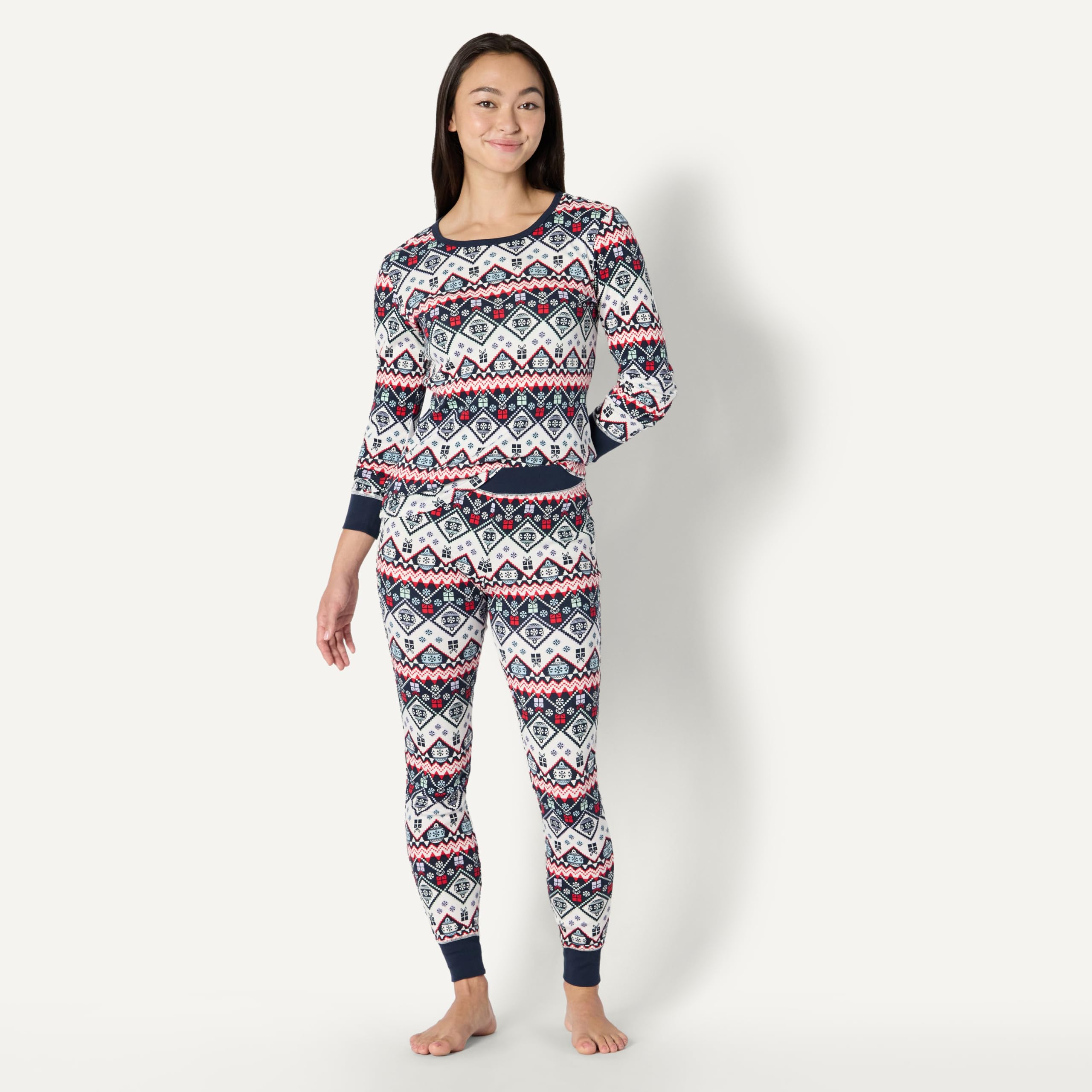 Amazon Essentials Completi Coordinati di Pigiami Natalizi per La Famiglia