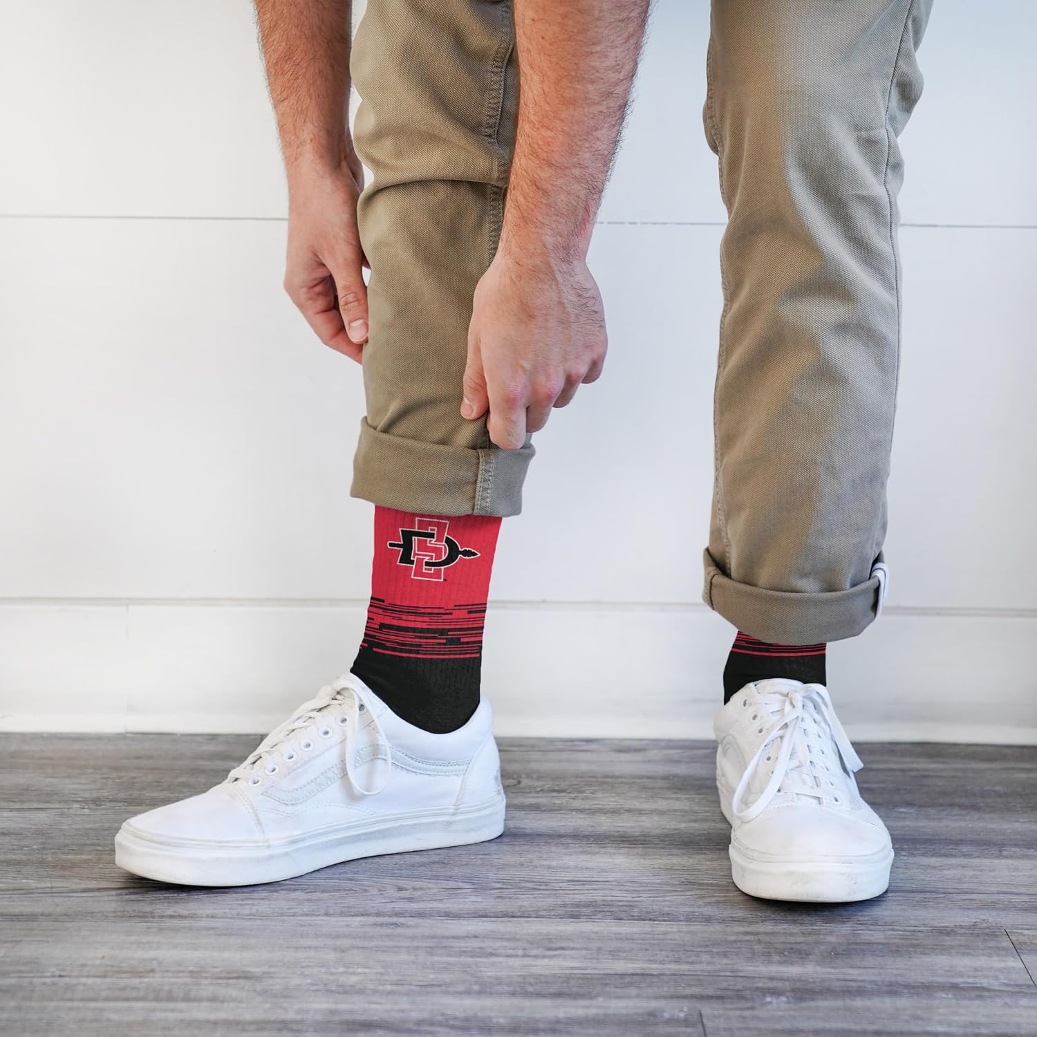 For Bare Feet NCAA mens Elevate Crew Sock