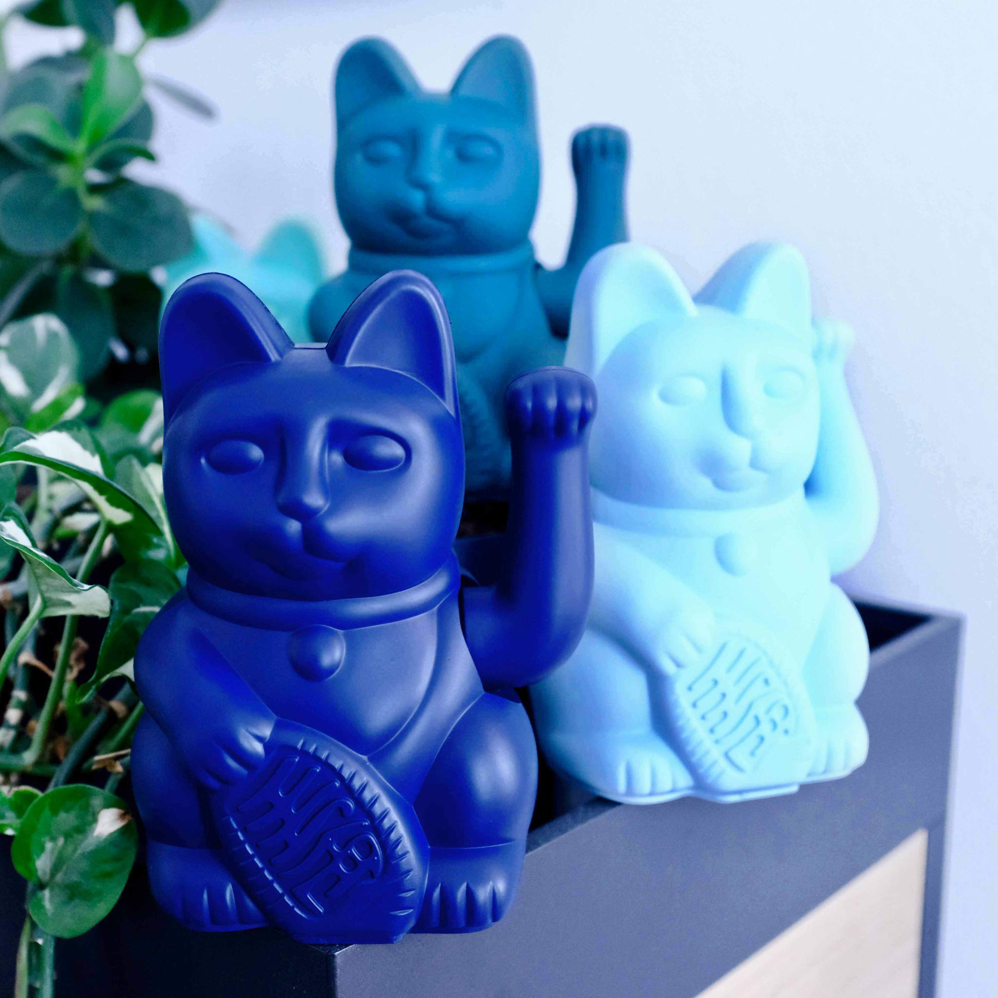 専用　lucky cat Amazon.com: DONKEY Lucky Cat - Gato decorativo japonés en color