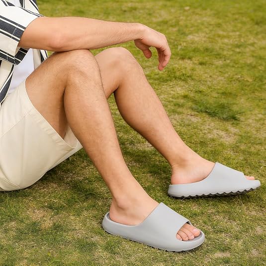 Jesindr Claquette Hommes Claquettes Femme Plage Ete Sandales Homme Caoutchouc Pantoufles Femme AntidéRapante Piscine Slide Unisex Epaisse Confort Foam Slides, Noir, 35 EU en destockage et reconditionné chez