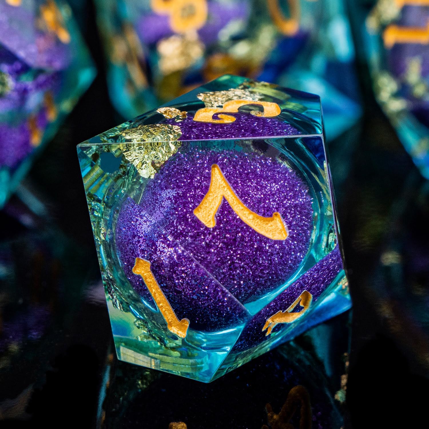 ARUOHHA Liquid Core DND Dice Set, 7pcs Resin Sharp Edged Dragons Dice RPG Role Playing Games, Purple Blue Polyhedral Dungeons D and D Dice with Gift Box D20 D12 D10 D8 D6 D4