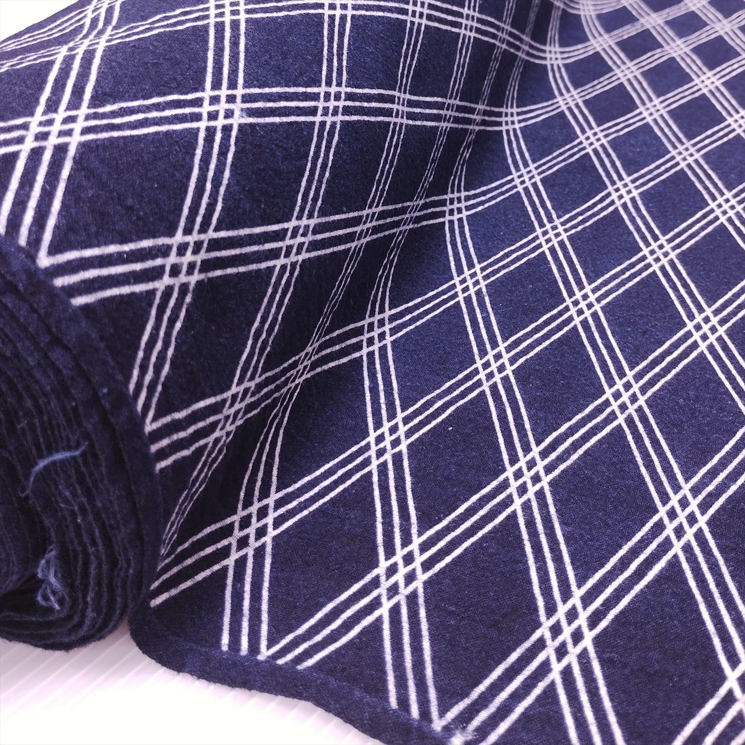[HANAKURA] Indigo Dyeing Fabric, Width 35.4 inches (90 cm), Precision 02, Mie Subishi Pattern, Indigo Flower Fabric, 3.3 ft (1 m) Unit, 100% Cotton, Single Sided Dyed Lot No. 2306 : Hobbies