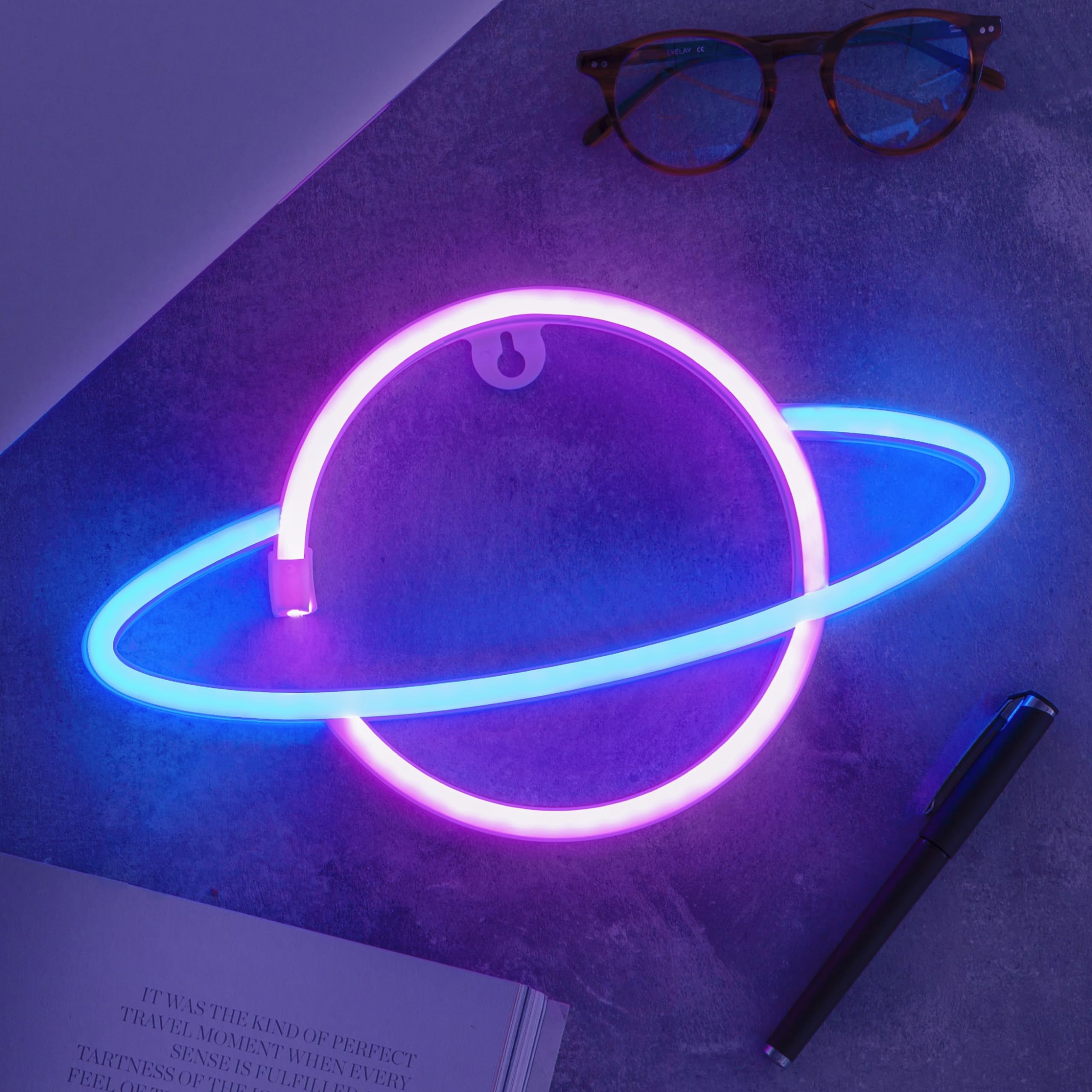 Pack de 3 Éclair, Planète et Nuage - Néon LED Mural, Lampe Neon Gaming Chambre Decoration, Enseigne Lumineuse Setup Gamer. Connexion batterie ou USB.