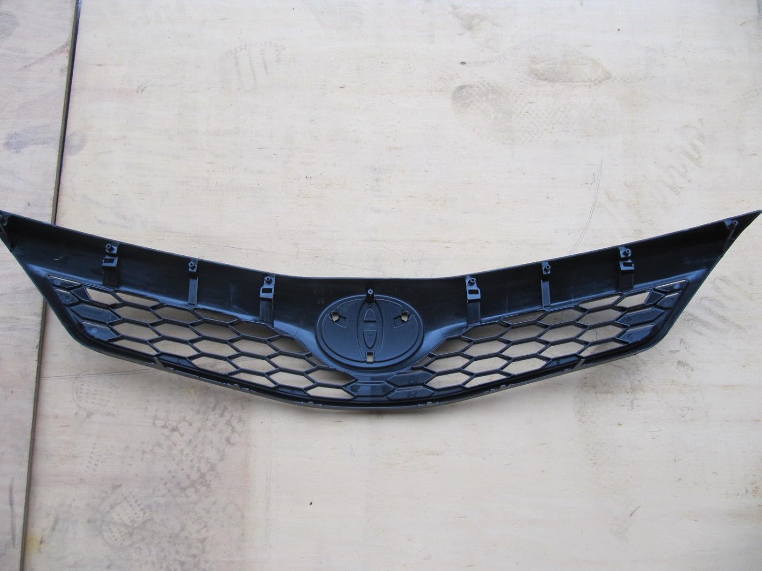 Prime Black Grille for Toyota Camry SE Grille 2012-2014 TO1200354 NO BRACKET