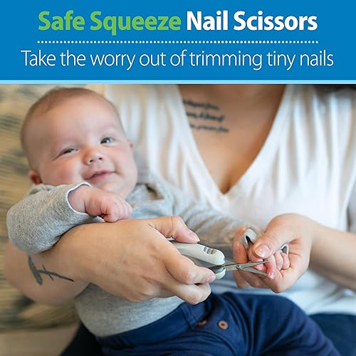 Miniatura 3 de Kit de Esenciales para el Cuidado del Bebé de Dr. Brown, Tijeras para Uñas con Estuche, Aspirador Nasal, Cepillo y Peine para Caspa de Cuna, Libre