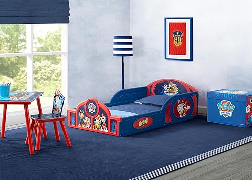 Miniatura 48 de Delta Children Disney Minnie Mouse - Juego de 4 piezas para habitación en una caja, incluye cama para dormir y jugar, mesa, 1 silla y caja de Minnie
