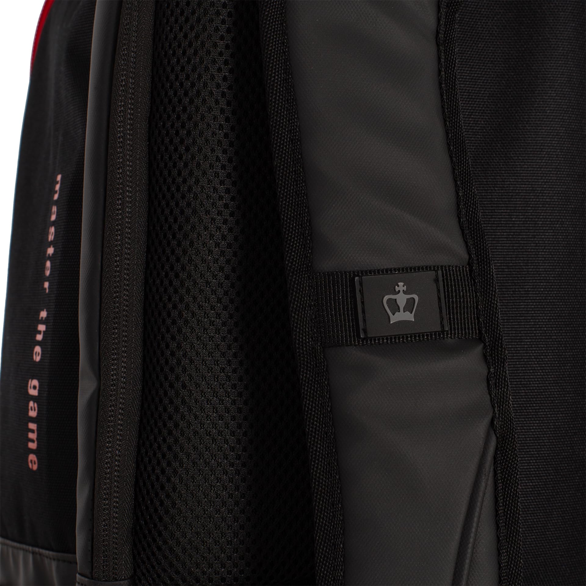 Black Crown Mochila Raptor – Diseño Impactante en Negro y Rojo – Materiales Premium (30% EVA, 70% PVC), Compartimento para Palas, Bolsillo para Zapatillas y Transporte Ergonómico