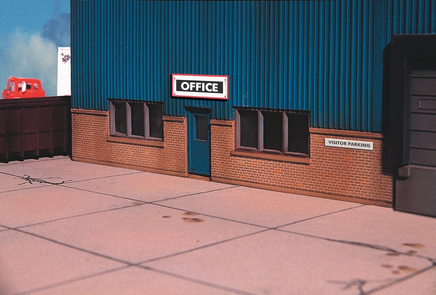 Walthers Cornerstone Peterson Tool Specialties 933-3091 HO Scale Model Railroad - Structure Kit