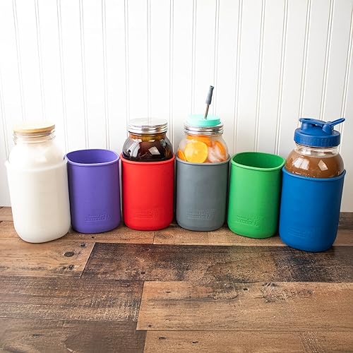 Miniatura 6 de Mason Jar Lifestyle - Paquete de 2 fundas de silicona de medio galón de 64 onzas para proteger tarros Mason (rojo cereza, 2)