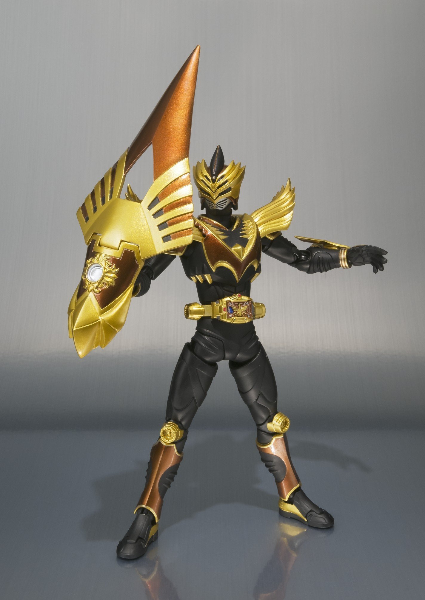 Amazon.co.jp: S.H.Figuarts 仮面ライダーオーディン&ゴルト 