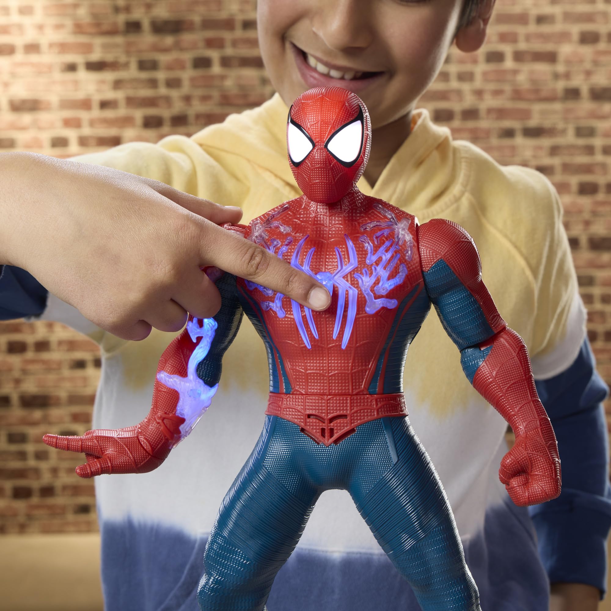 Marvel Spider-Man: Brand New Day, Spider-Man Energizado, Figura de acción electrónica, 36, 8 cm, Juguetes y Figuras Infantiles de superhéroe, A Partir de 4 años