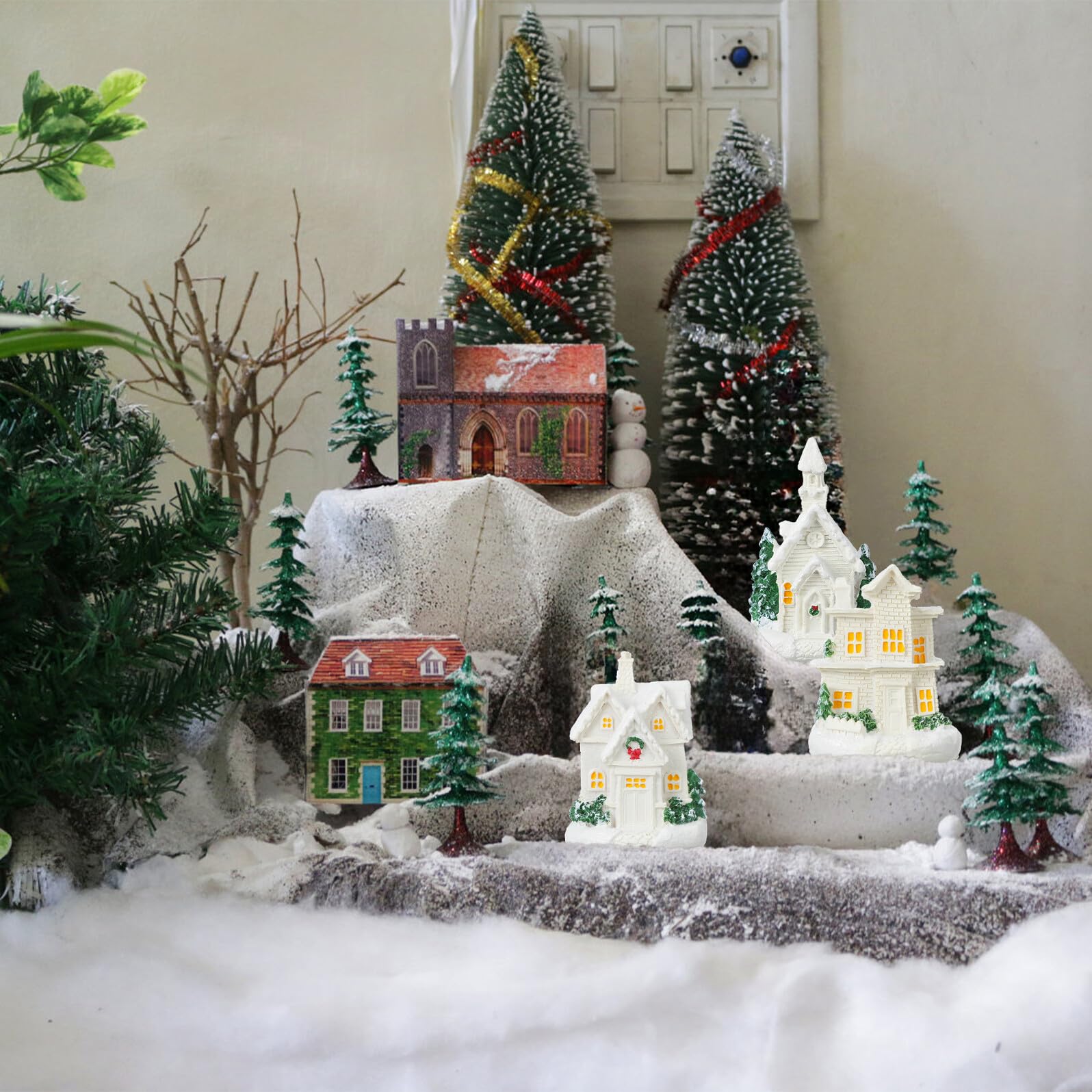 3 Szt. Częściowy Miniaturowych Domków Świątecznych z Żywicy Podświetlane LED Unikalne Dekoracje Świąteczne Stół i Tworzące Przytulną Atmosferę Zimową Domu