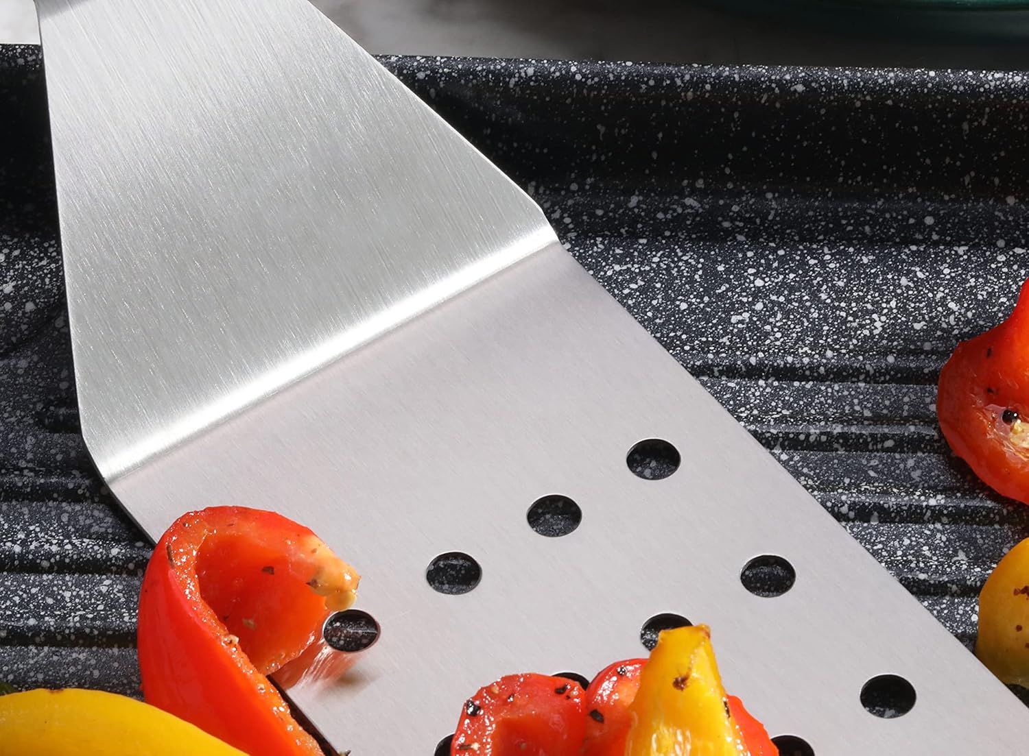 New Star Foodservice 38385 Plastic Handle Flexible Grill Turner/Spatula, Perforated, 14.5-Inch, Black : Patio, Lawn & Garden