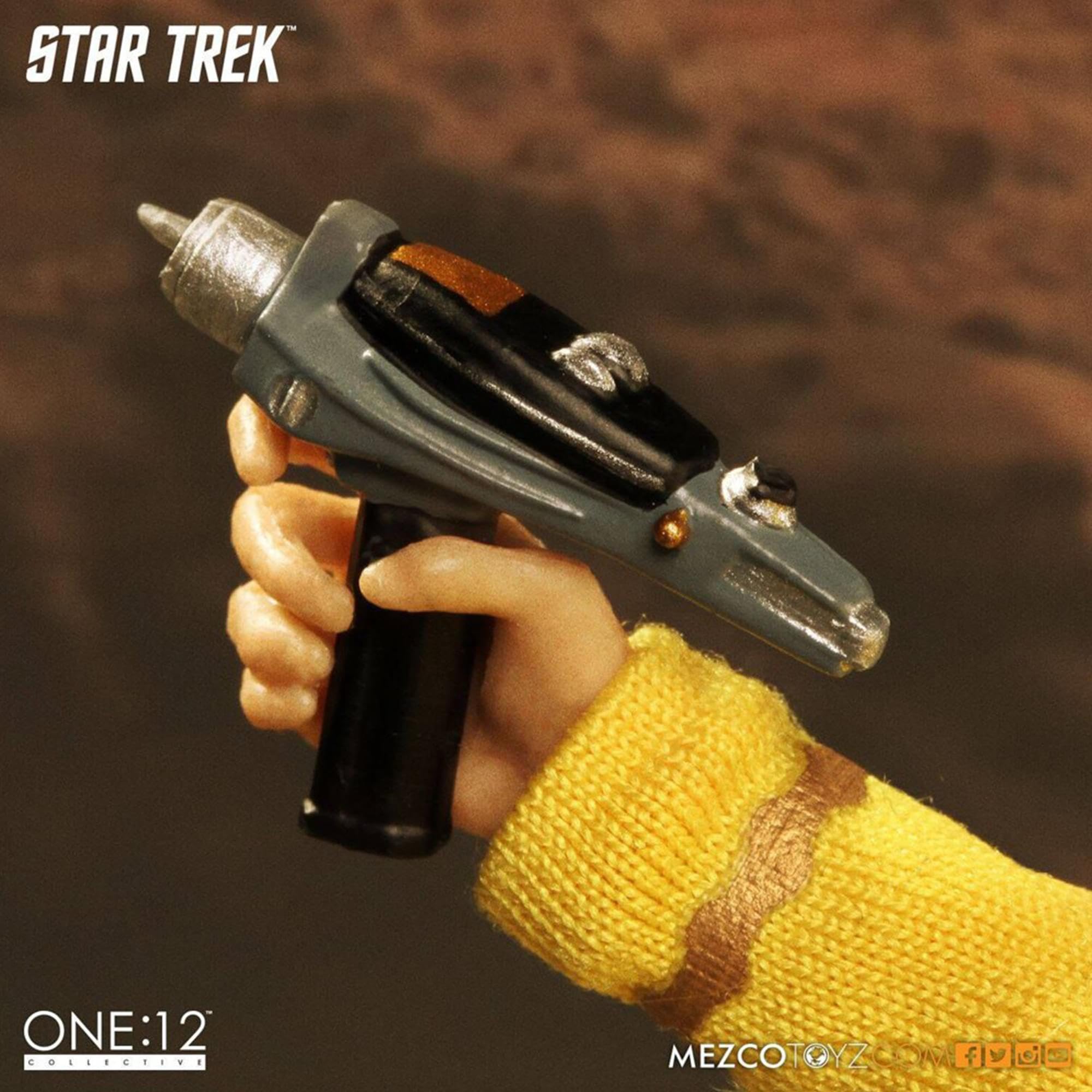 Amazon.com: Mezco Toys Trek Sulu 1:12 Collective Action Figure